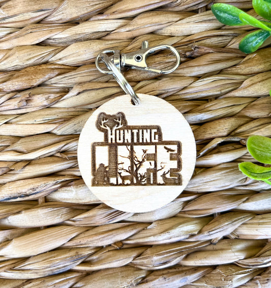 Hunting life keychain