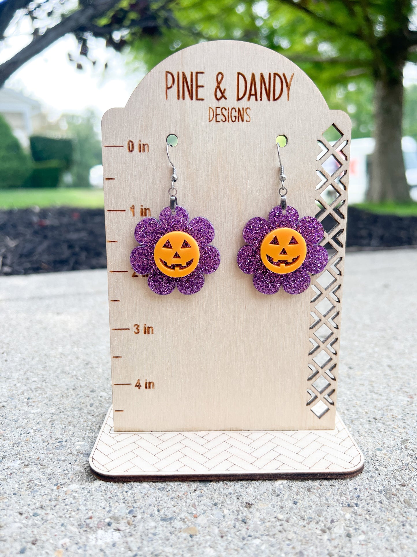 Daisy Pumpkin Dangles